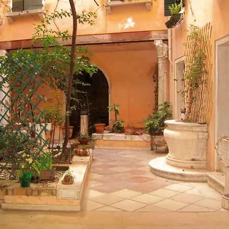 招待所 Casa Dolce 3*